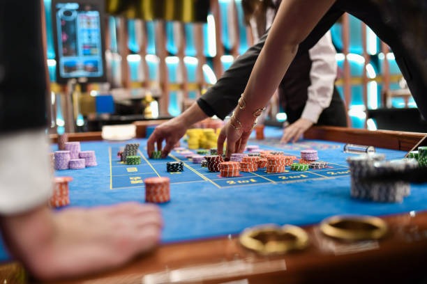 Multi-product platform view: slots, live casino, and sports betting tabs on grebwin desktop interface